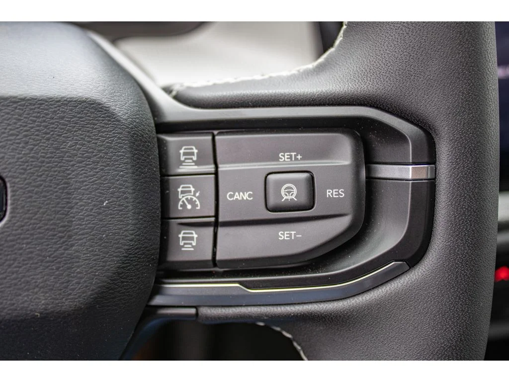 New 2026 Sting-Gray Clearcoat Jeep Laredo image 35