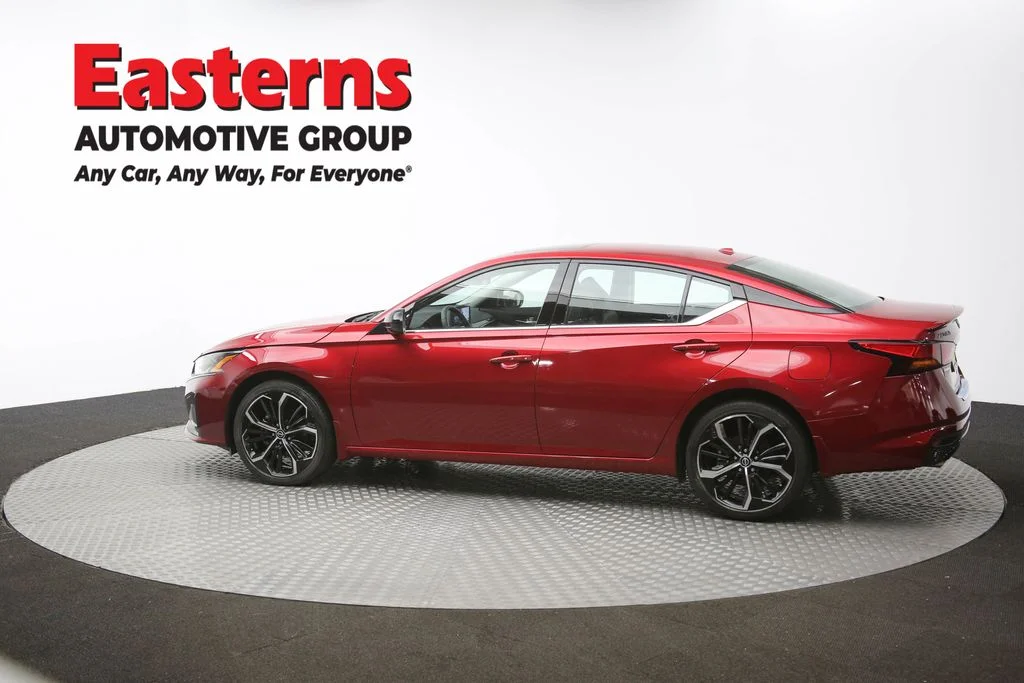 Used 2023 Red Nissan 2.5 SR image 60