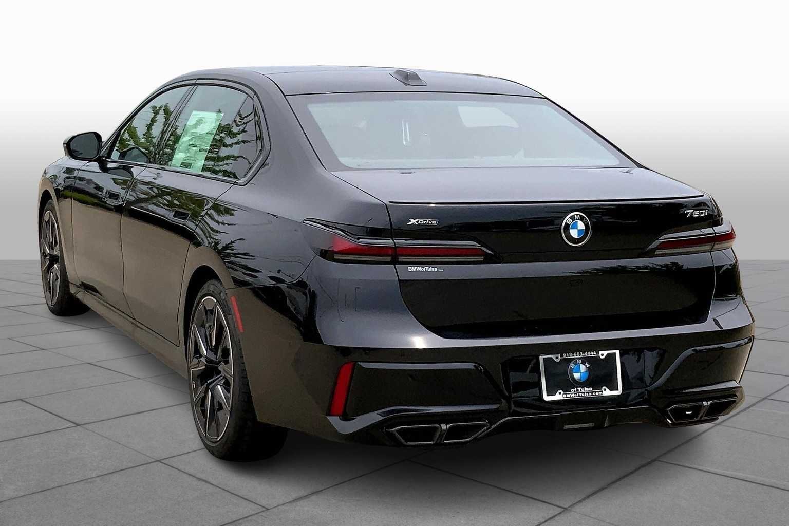 2025 BMW 7 Series 760i - Photo 11