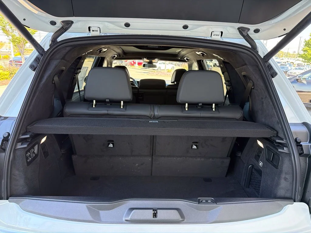 New 2027 White BMW xDrive40i image 15