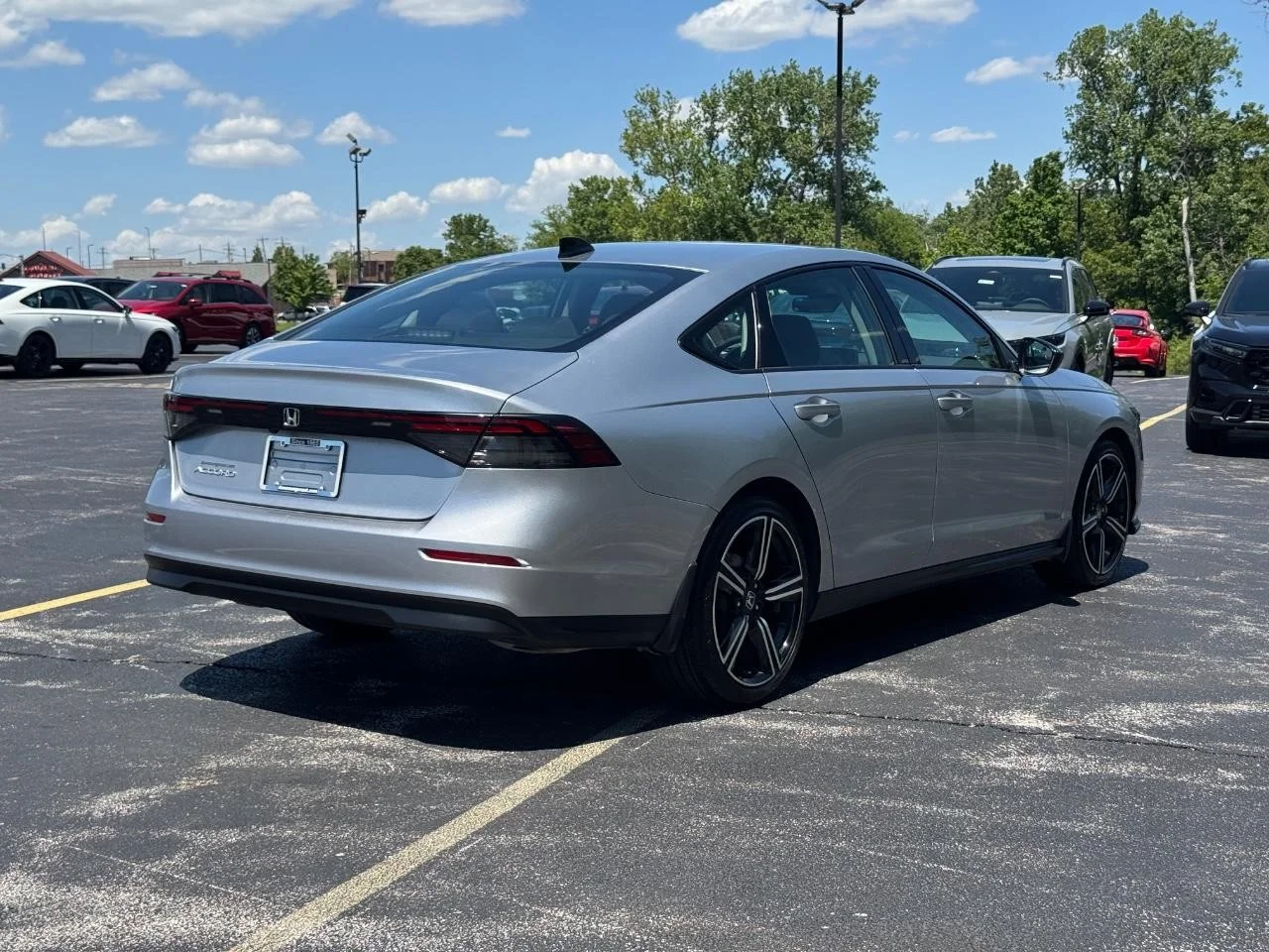 Certified Used 2026 Solar Silver Metallic Honda SE image 4