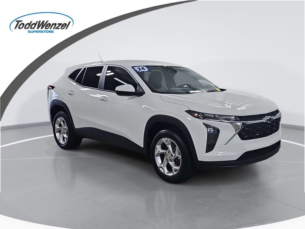 2024 Chevrolet Trax LS's photo
