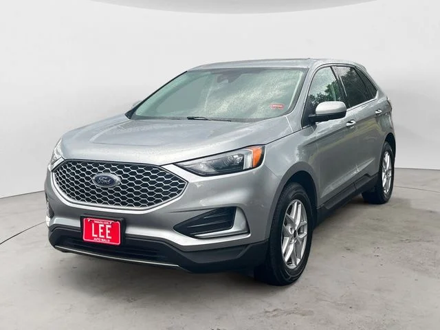 Used 2024 Silver Ford SEL image 1