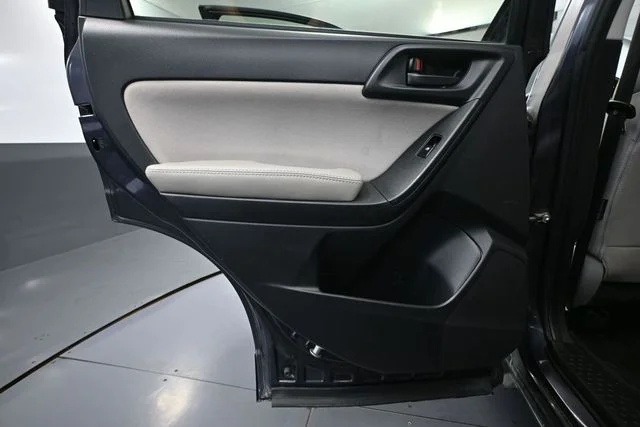 Used 2016 Gray Subaru 2.5i Premium image 34
