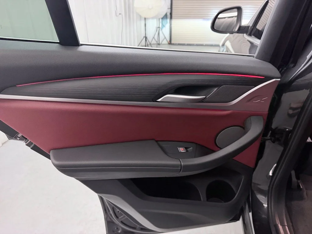 Used 2023 Dark Graphite BMW sDrive30i image 38