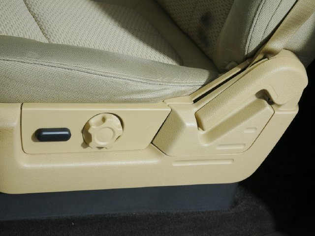 Used 2013  Ford XLT image 23