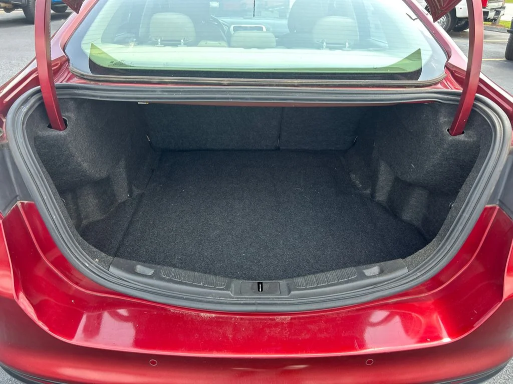 Used 2013 Red Ford SE image 18