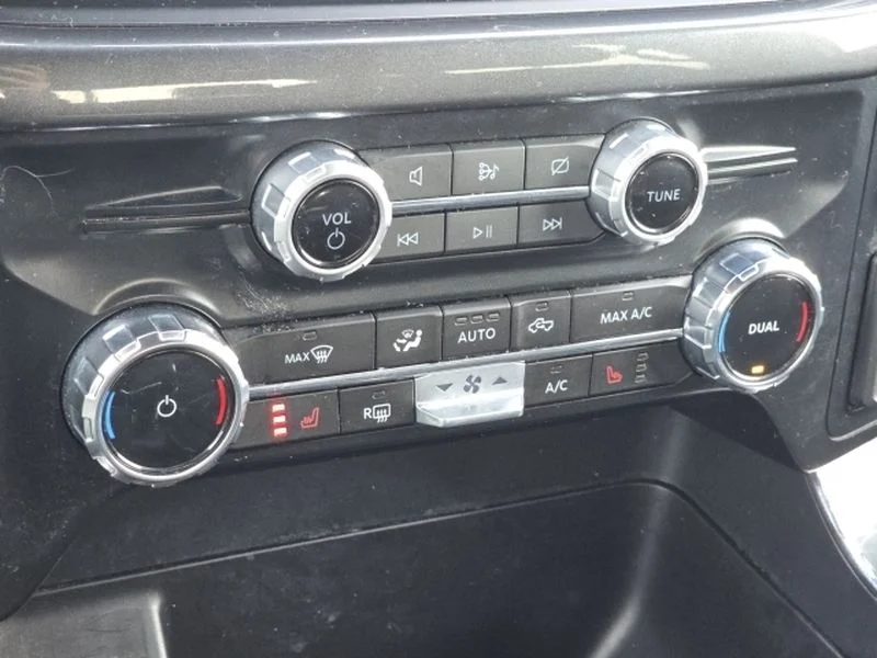 Certified Used 2023 Oxford White Ford XLT image 24