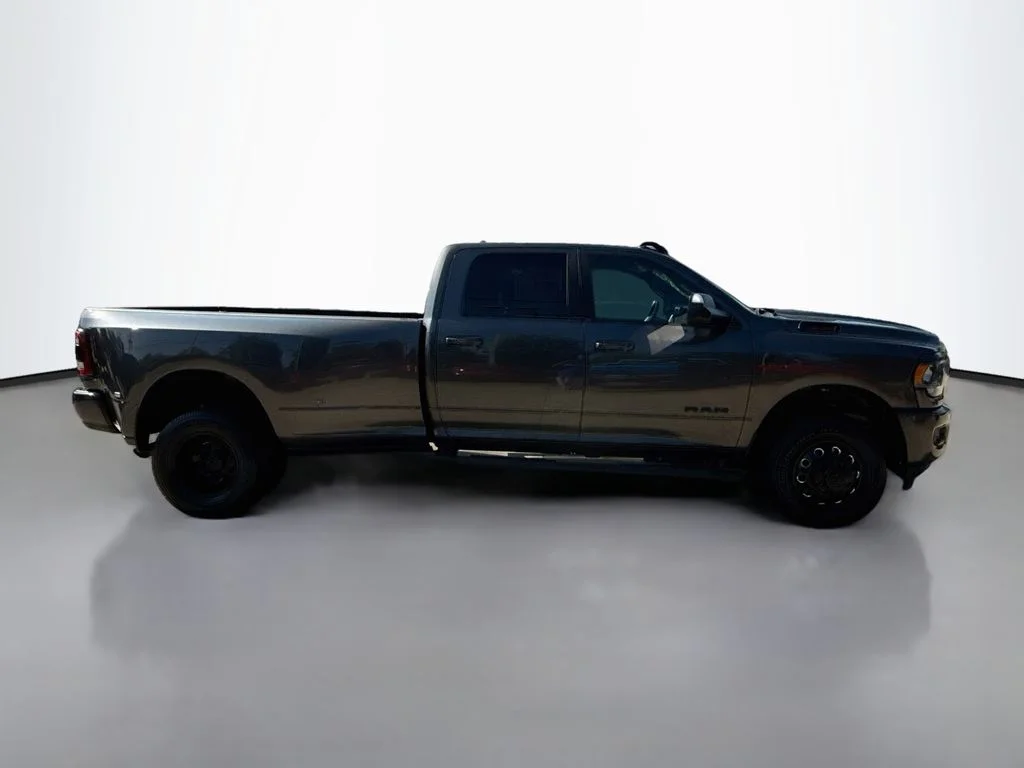 Used 2022 Granite Crystal Metallic Clearcoat Ram Big Horn image 9