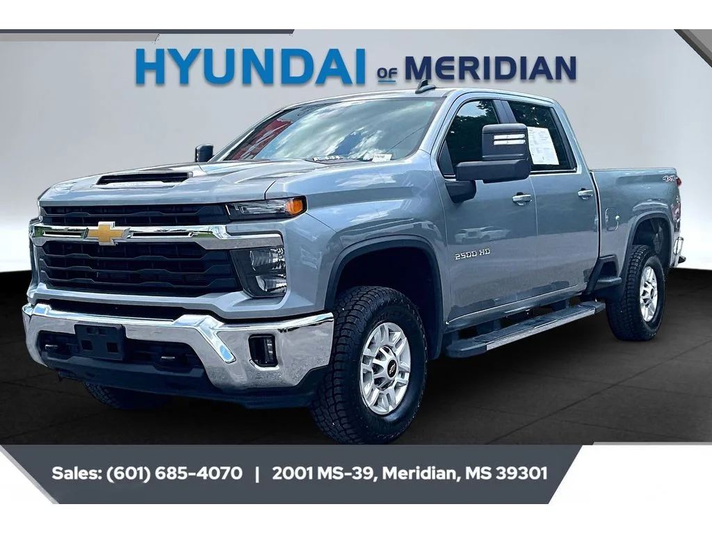 Used 2025 STERLING GRAY METALLIC Chevrolet LT image 10