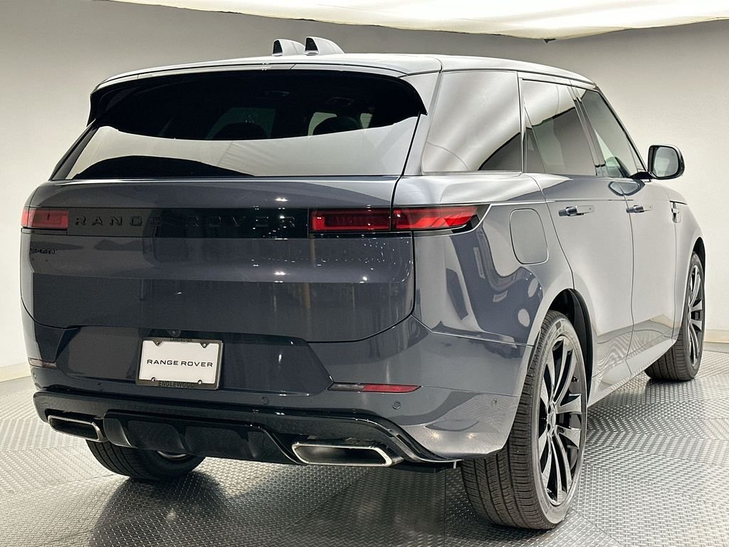 New 2027 Varesine Blue Metallic Land Rover Dynamic SE image 3