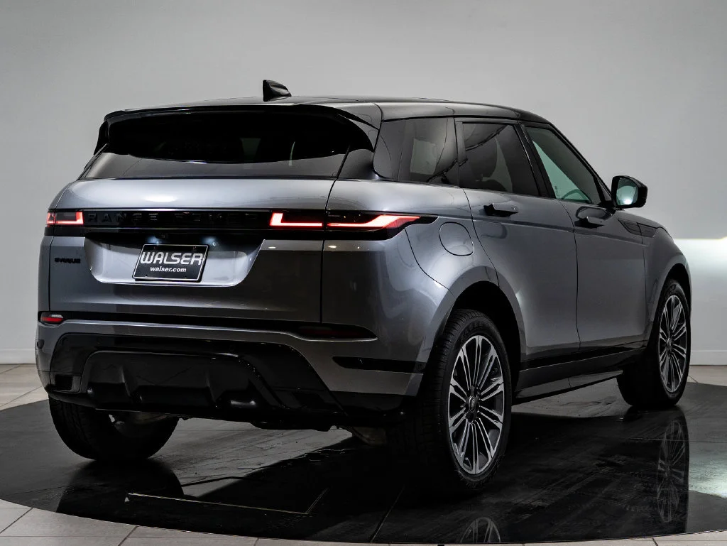 Used 2024 Eiger Gray Metallic Land Rover Dynamic image 10