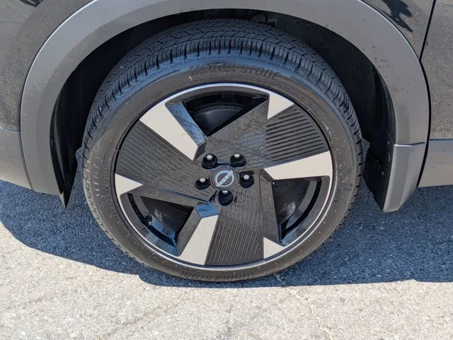 Certified Used 2026 Super Black Nissan SR image 10