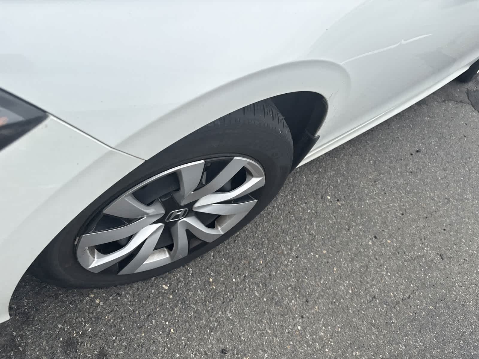 Used 2023 Platinum White Pearl Honda LX image 6