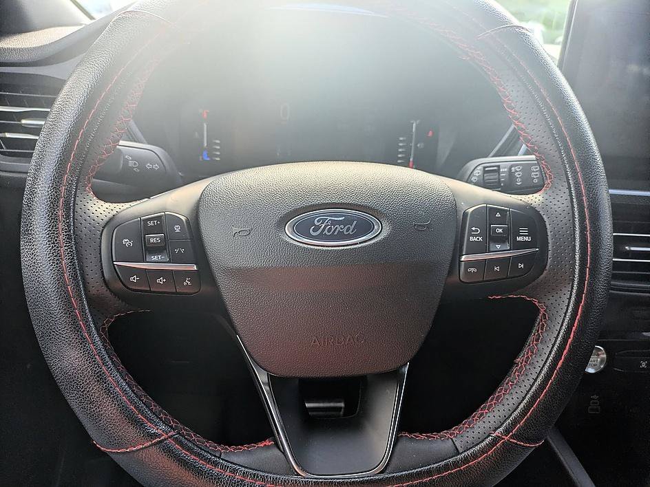 Used 2024 White Metallic Ford ST-Line image 17