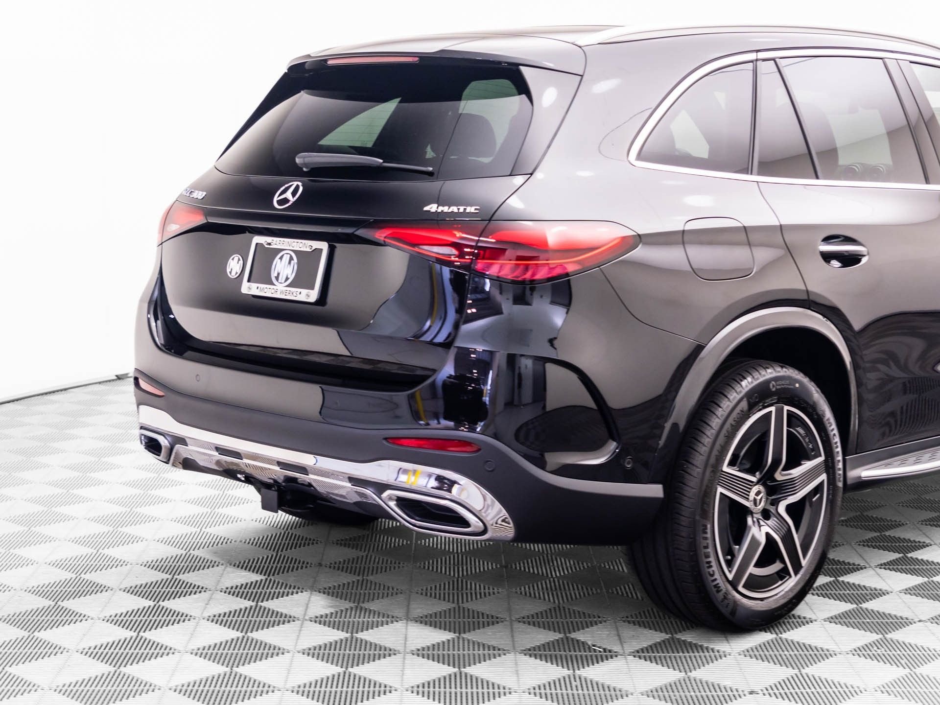 New 2027 Obsidian Black Metallic Mercedes-Benz GLC 300 image 38
