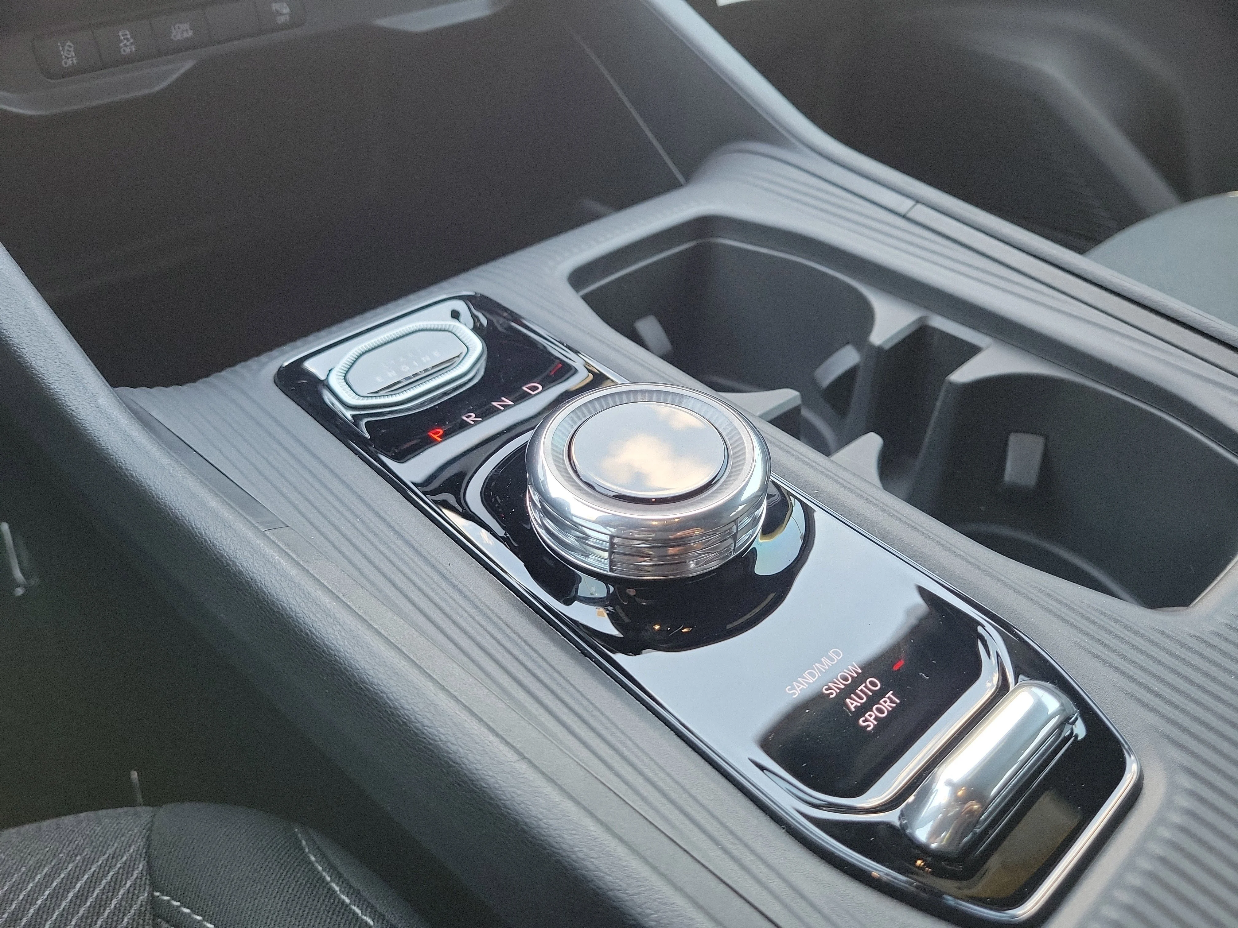 New 2026 Hydro Blue Pearlcoat Jeep Laredo image 19
