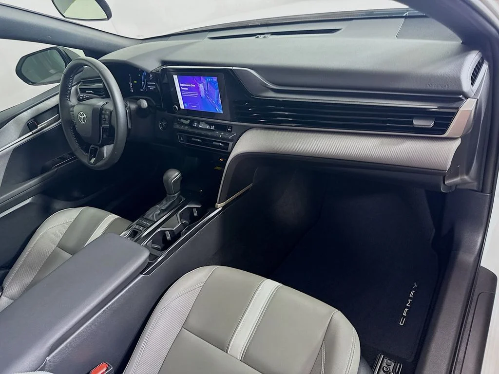 Used 2026 Ice Cap Toyota SE image 28