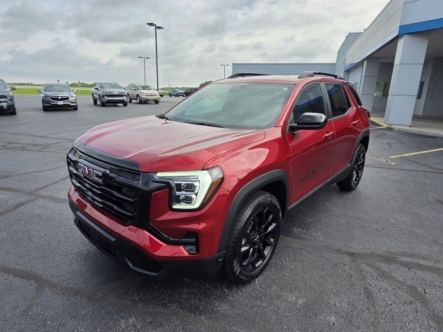 Used 2025 Volcanic Red Tintcoat GMC Elevation image 9