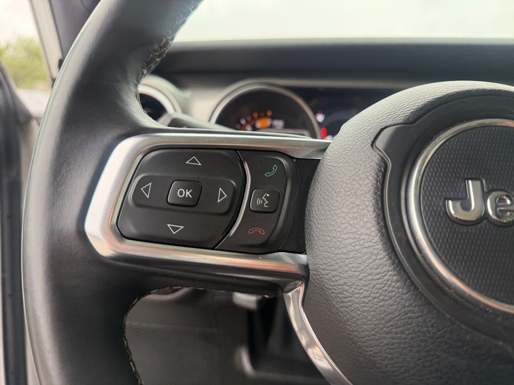 Used 2019 White Jeep Unlimited Sahara image 24