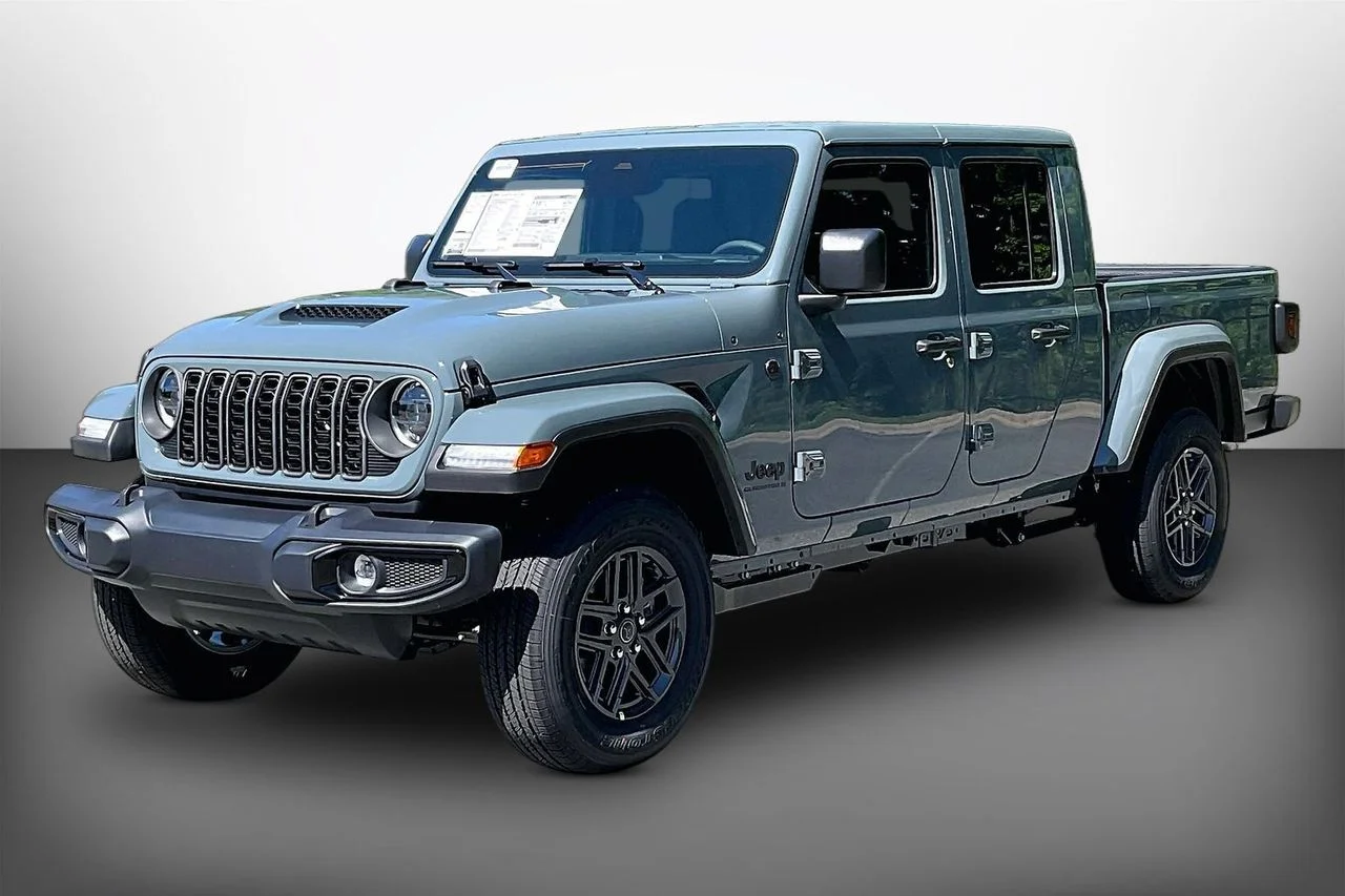 New 2026 Anvil Clearcoat Jeep Sport S image 4