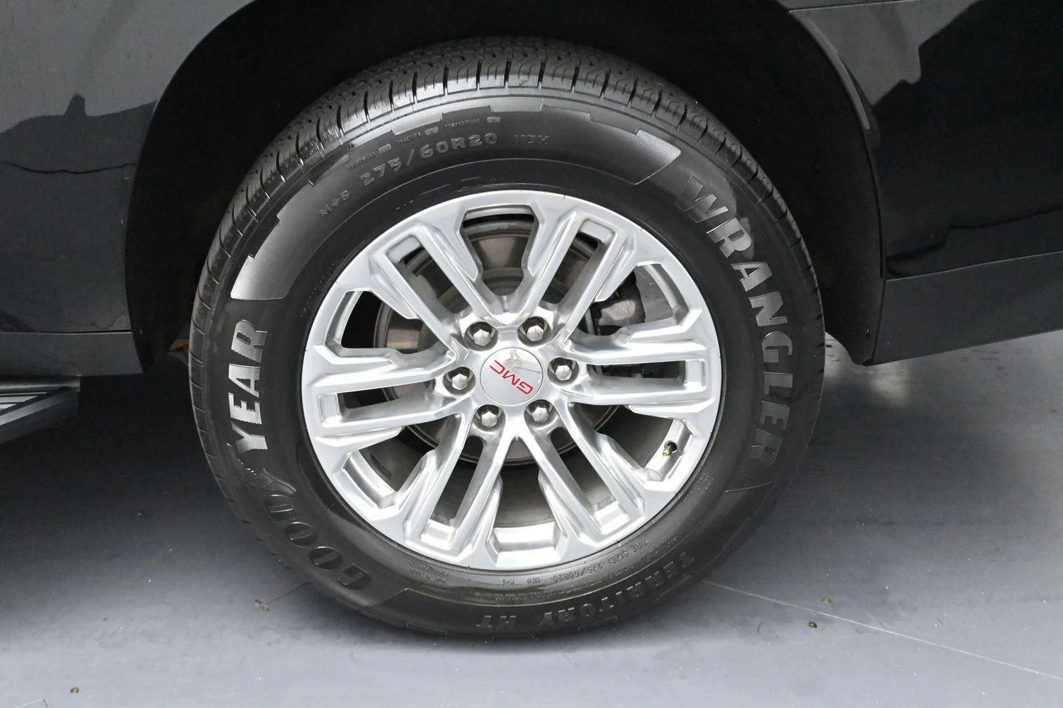 Used 2023 Onyx Black GMC SLT image 42