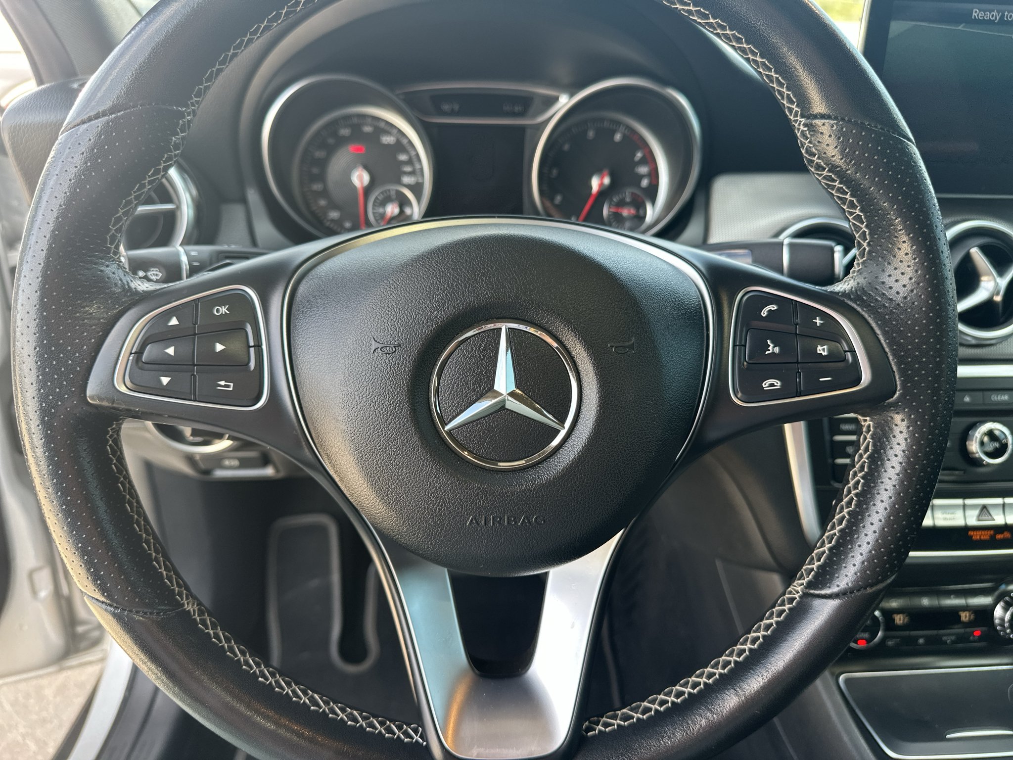 Used 2018 Polar Silver Metallic Mercedes-Benz 250 image 17