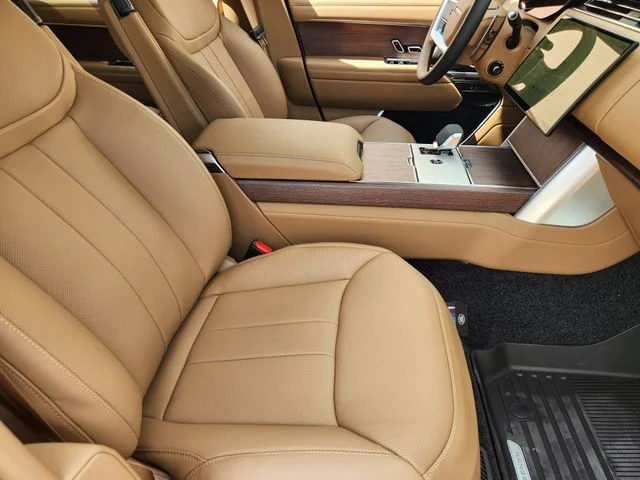 New 2026 British Racing Green Land Rover SE image 13