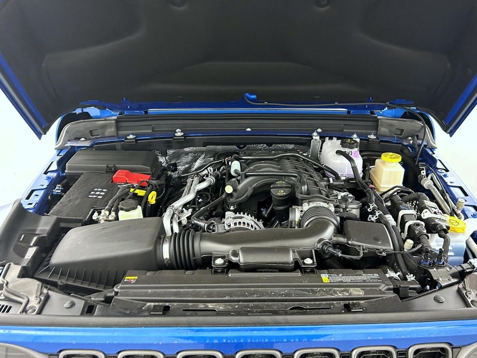 New 2026 Hydro Blue Pearl-Coat Exterior Paint Jeep Sport S image 24