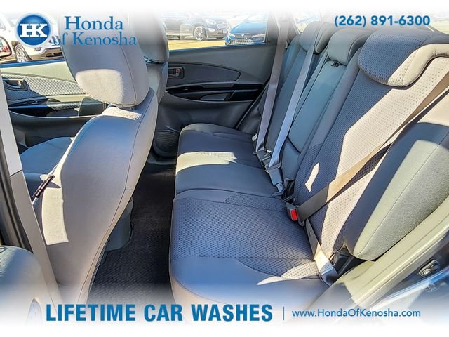 Used 2009 Dark Titanium Hyundai GLS image 11