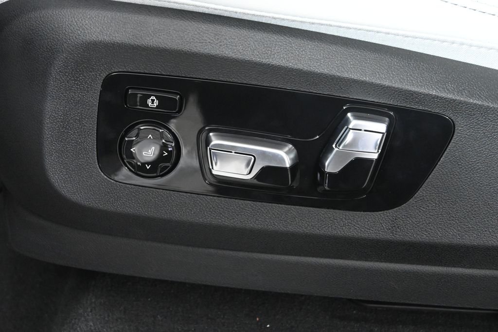 New 2027 White Metallic BMW xDrive40i image 27
