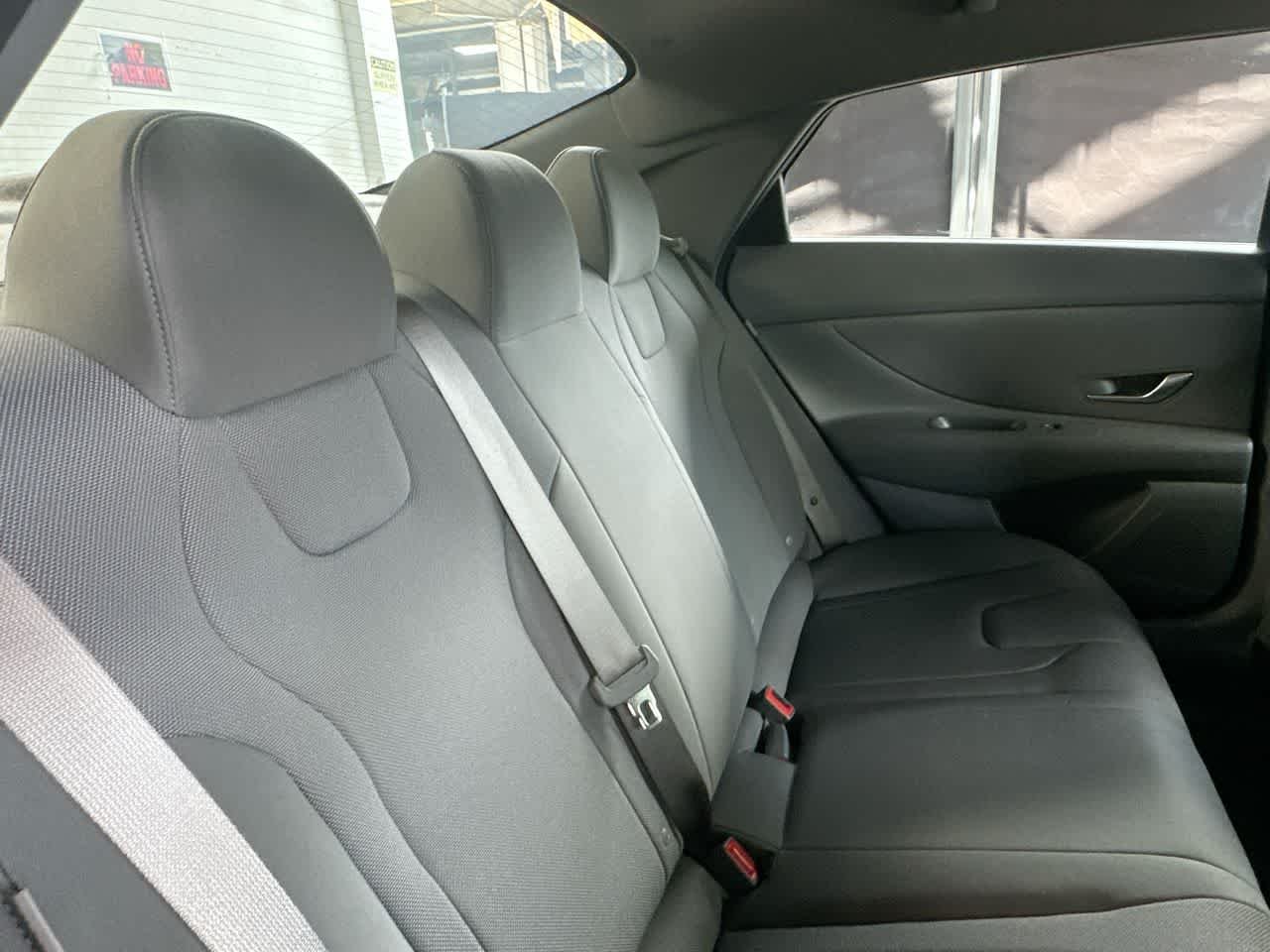 2025 Hyundai Elantra SE - Photo 26