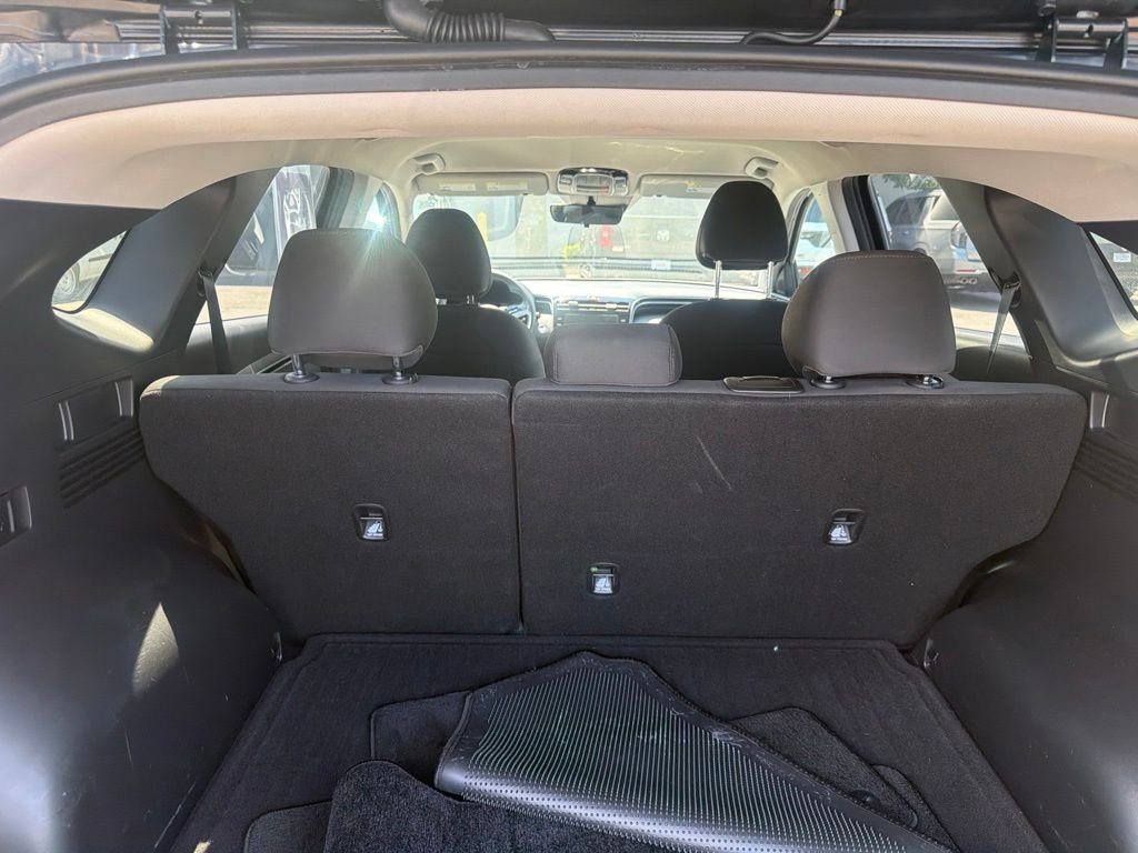 Used 2023 Black Hyundai SEL image 18