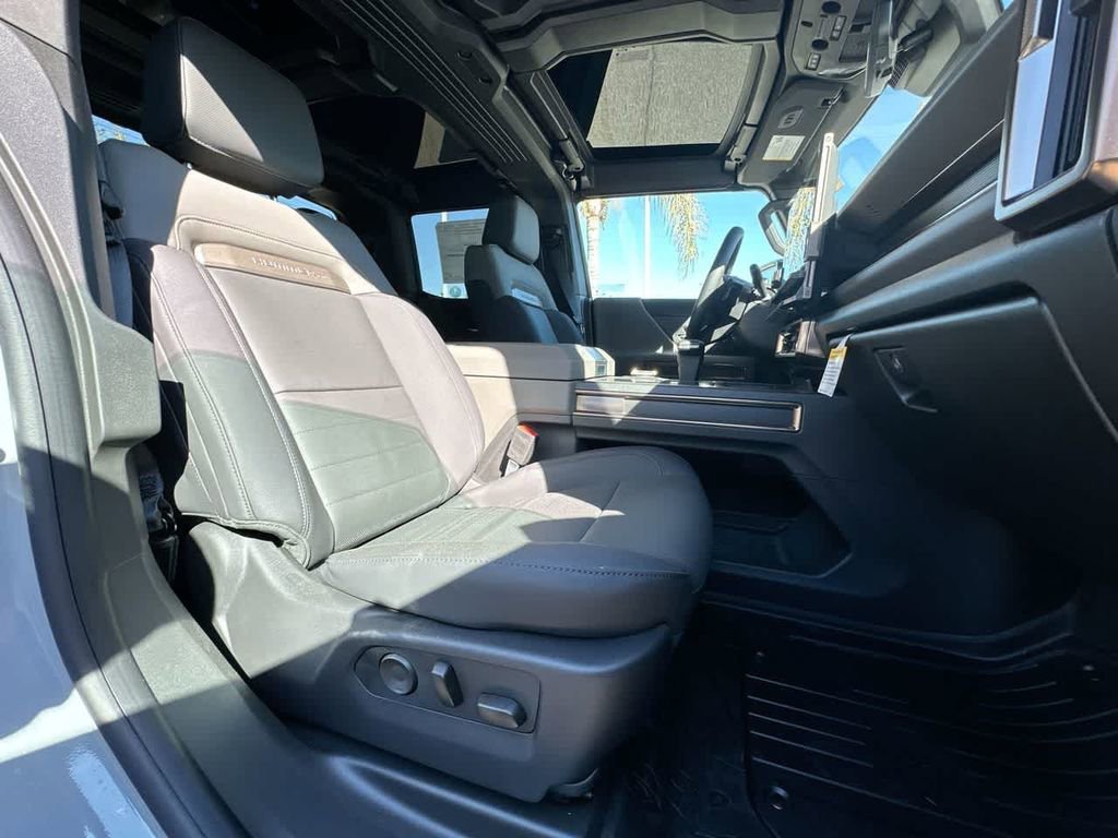 2025 GMC HUMMER EV 3X - Photo 29