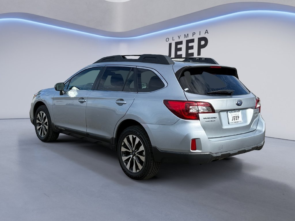Used 2015 Silver Subaru 2.5i image 3