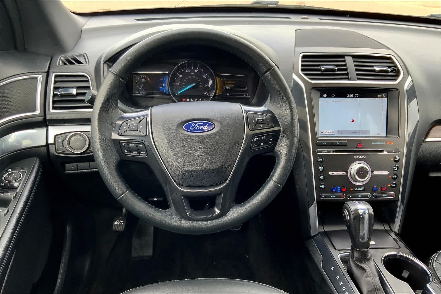Used 2018 Blue Metallic Ford Limited image 6
