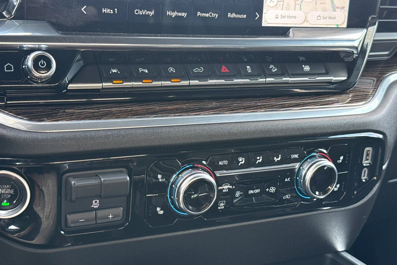 Used 2025  GMC Elevation image 19