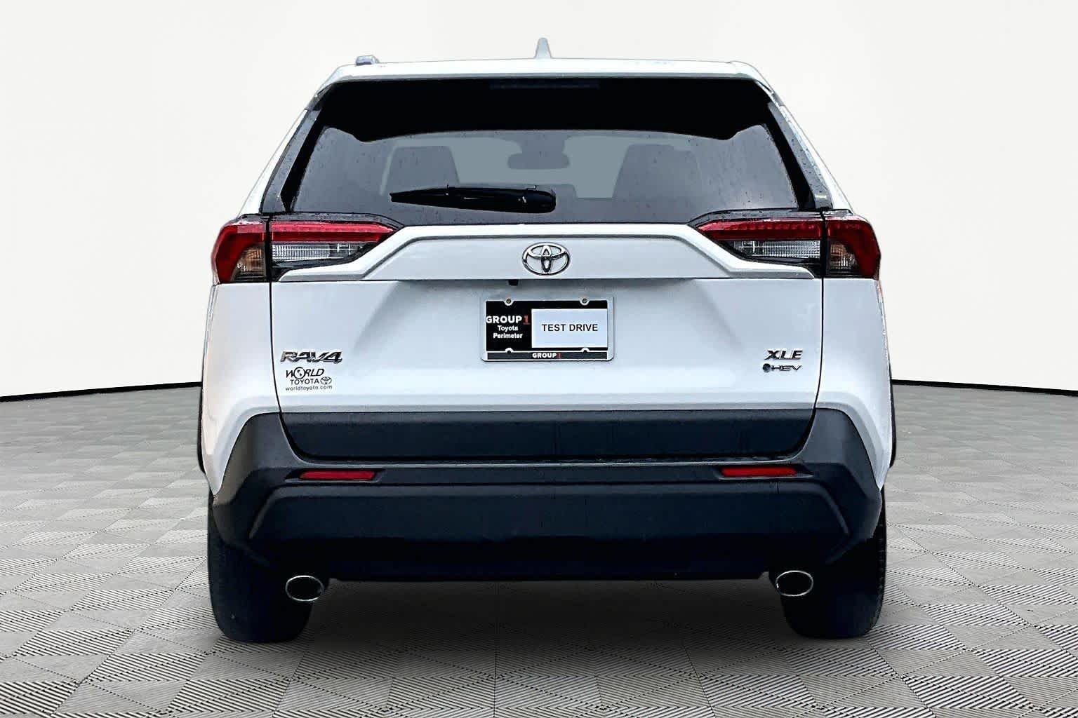 Used 2025 Ice Cap Toyota Hybrid XLE image 5