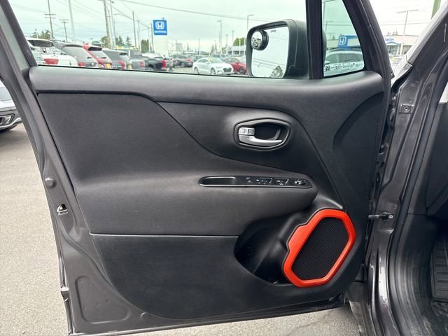 Used 2018 Granite Crystal Metallic Clearcoat Jeep Upland Edition image 16