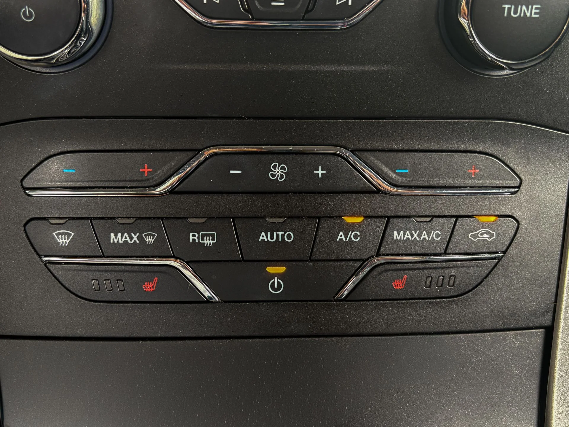 Used 2018 Red Ford SEL image 14