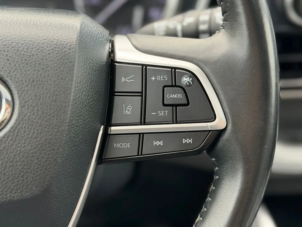 Used 2022 Black Toyota XLE image 19