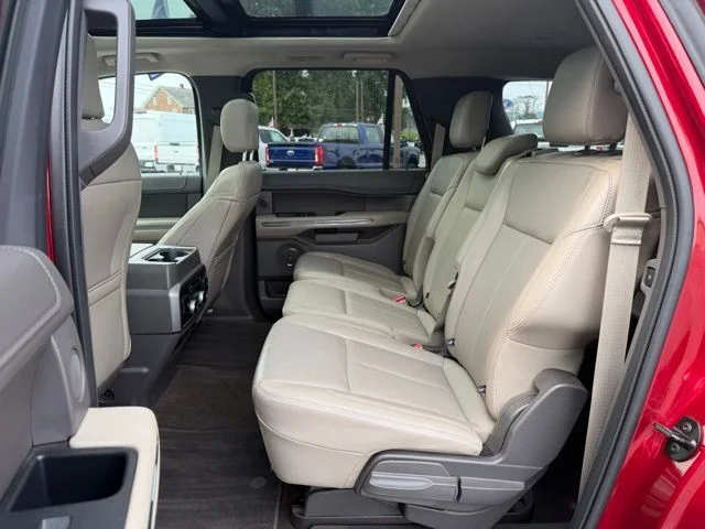 Used 2018 Red Ford XLT image 19