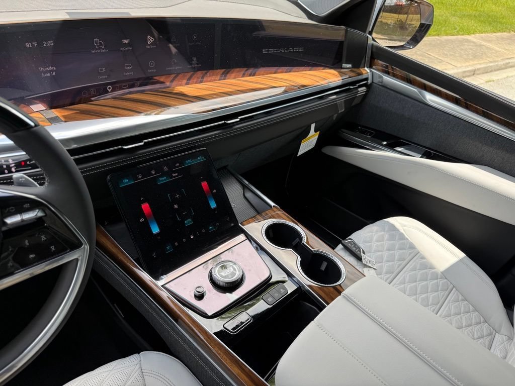 New 2026 Vibrant White Tricoat Cadillac Platinum Sport image 29