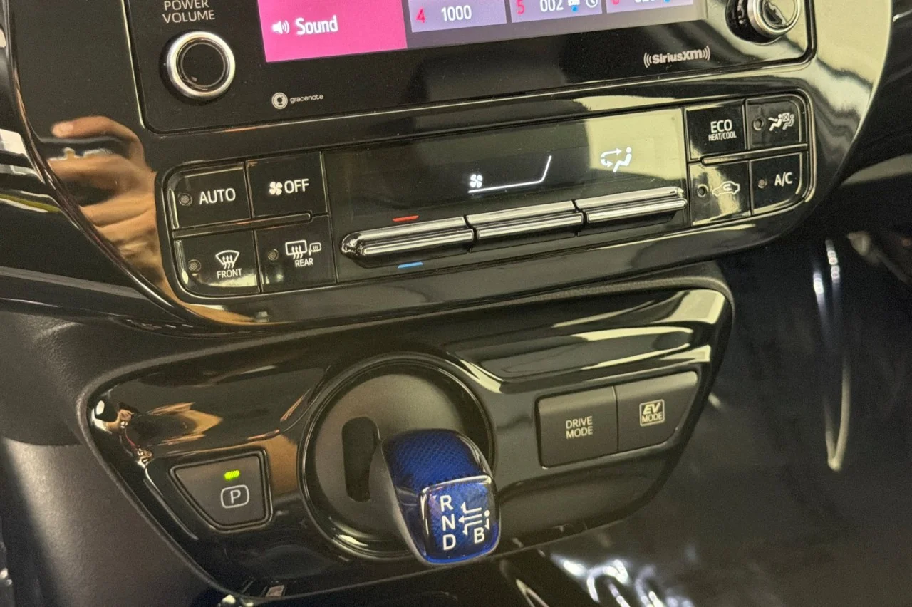 Used 2022 Wind Chill Pearl Toyota L Eco image 19