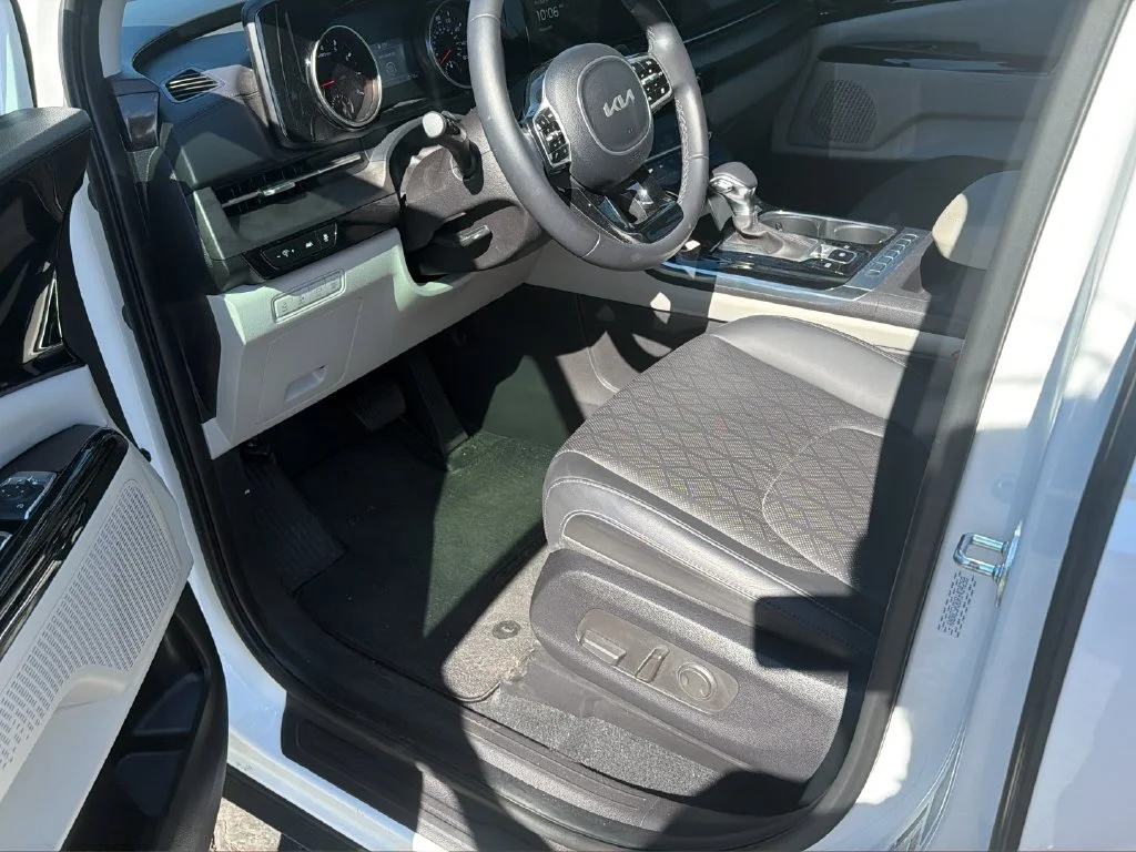 Used 2024 White Kia EX image 9