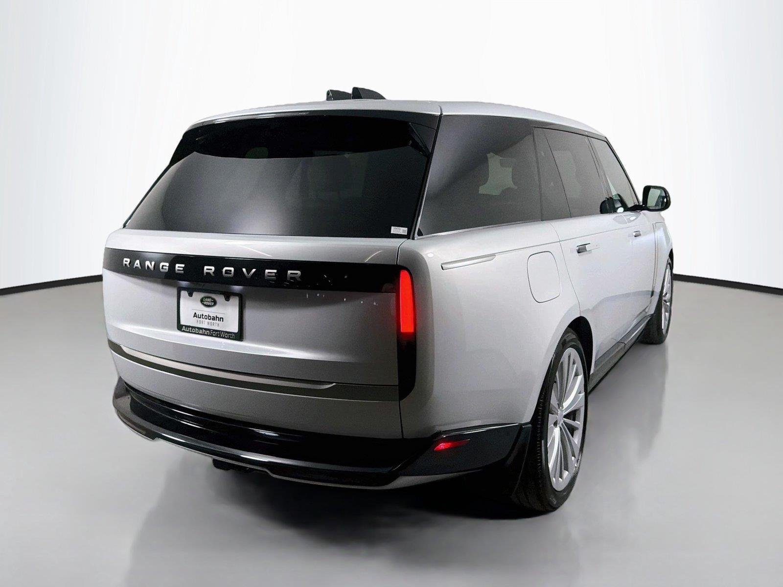 Certified Used 2025 Ethereal Frost Silver SV Bespo Land Rover SE LWB 7 SEATS image 5