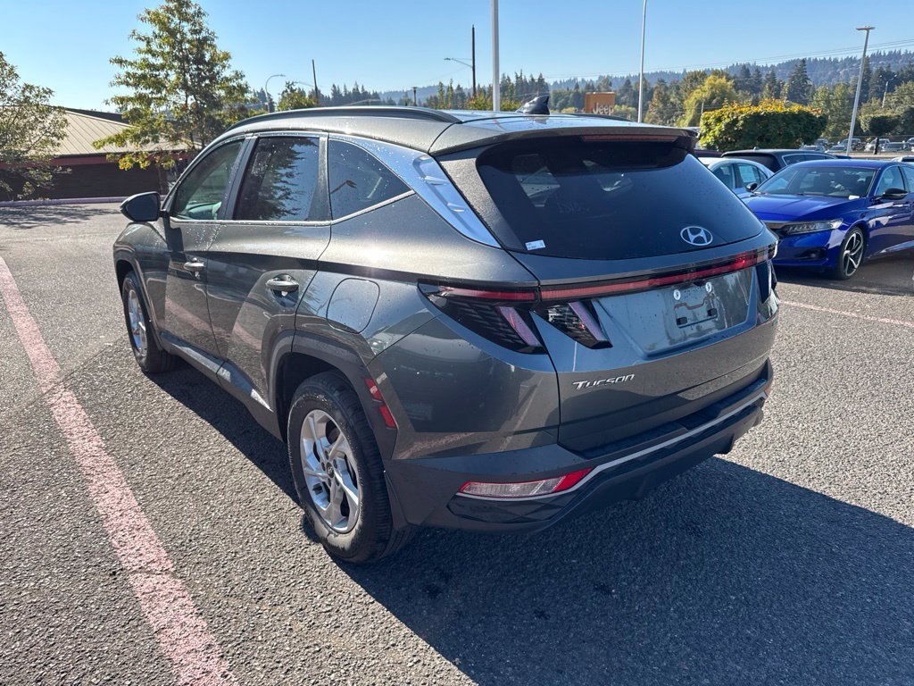 Used 2023 Amazon Gray Hyundai SEL image 6