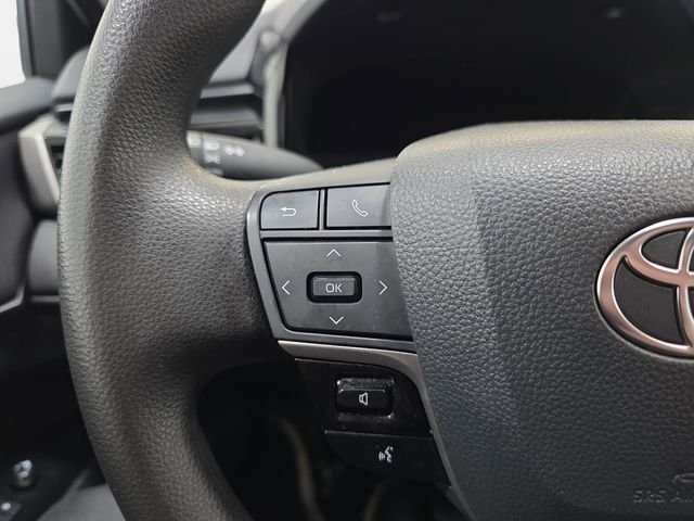 2025 Toyota Camry LE - Photo 13