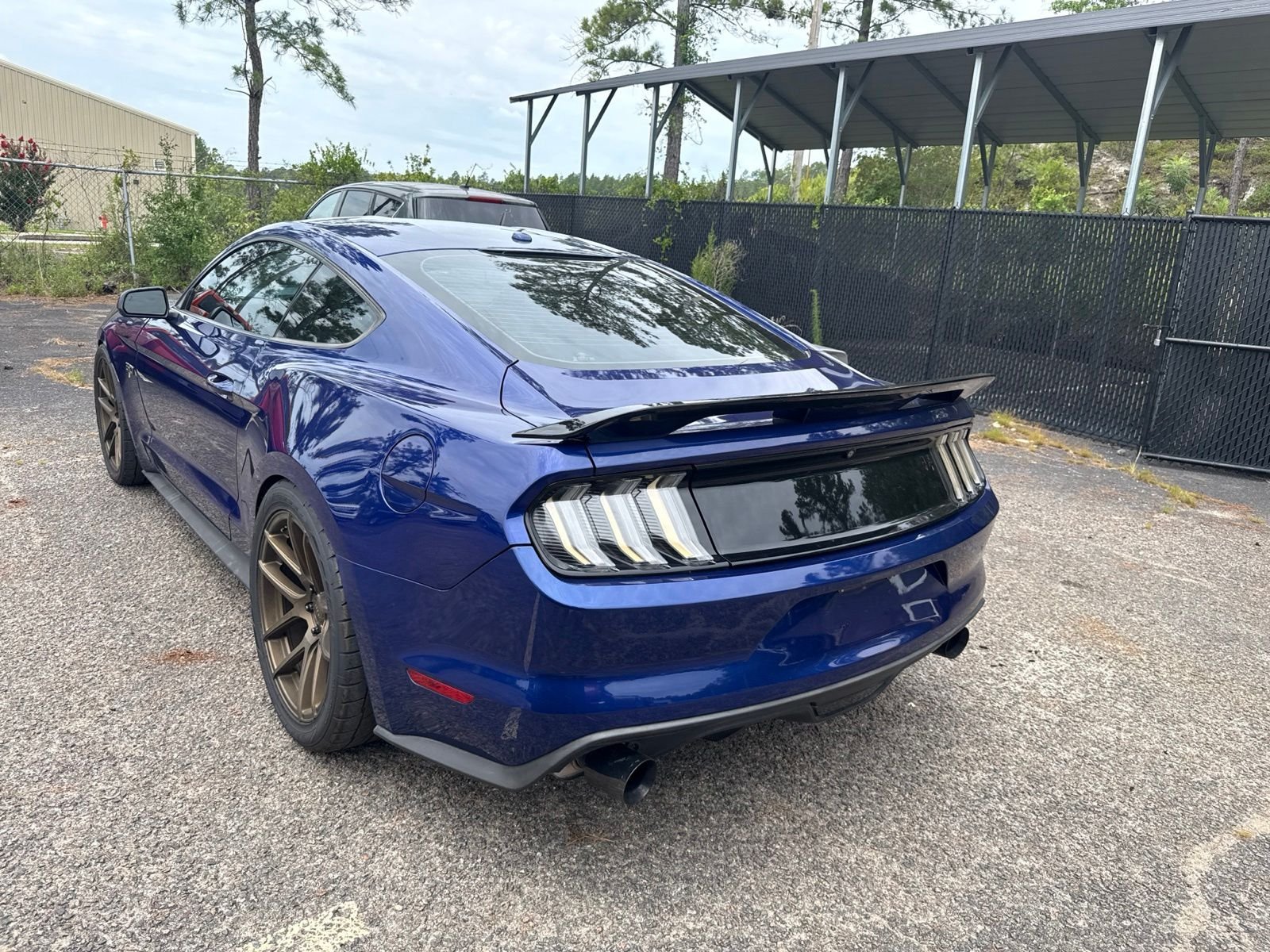Used 2015 Blue Ford GT Premium image 4