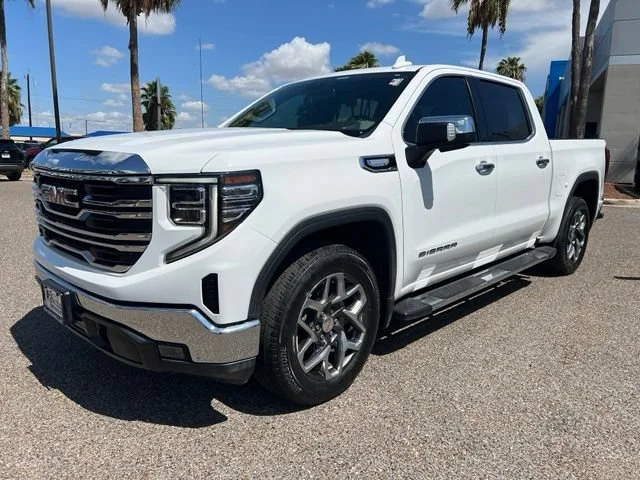 Used 2023 SUMMIT WHITE GMC SLT image 3